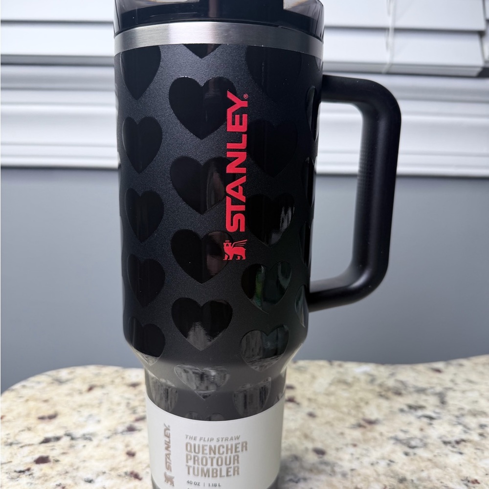 Stanley Valentine’s Day 2026 Tumbler 40 oz Protour Black Lovely Hearts